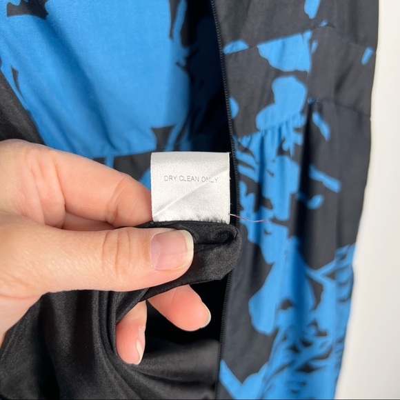Threadware 100% Silk Blue & Black Printed Flutter Sleeve Dress - Picture 7 of 13